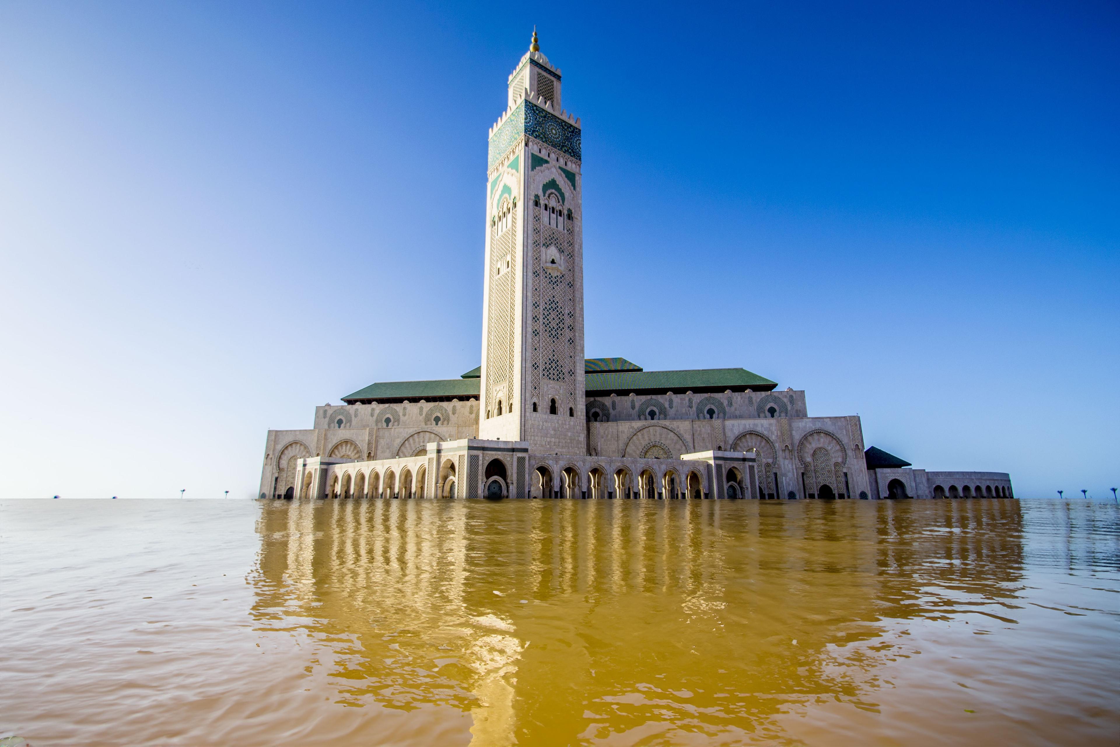 MAR__0__Casablanca__Hassan_II_Mosque__L13__3p0C__photorealistic.jpg
